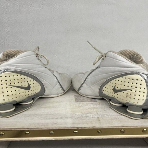 Vintage Nike Shox Revolution Womens Training Shoes Sz 9 Silver White 311233-101 - Picture 11 of 12